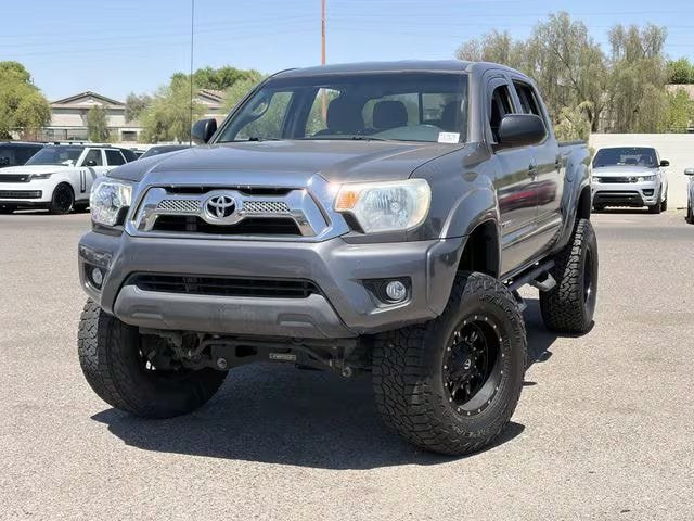 2014 Toyota Tacoma PreRunner V6 — photo 2