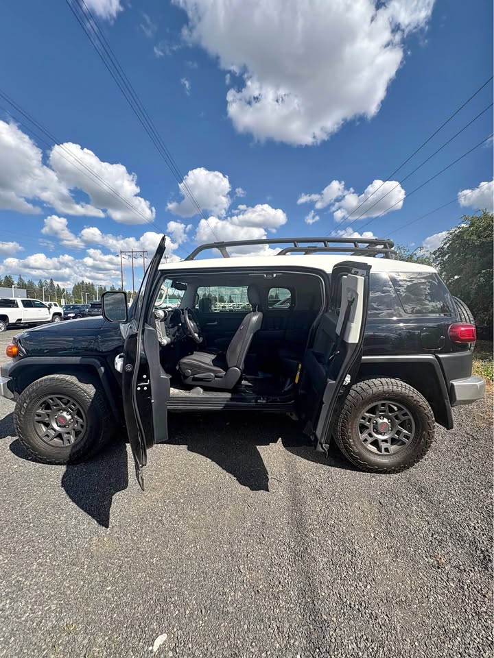 2014 Toyota FJ Cruiser · Sport Utility 2D in Spokane, WA (photo 1) — photo 1