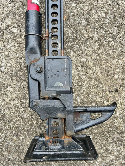 Hi-lift farm jack with Hi-lift Jeep hood mounts
