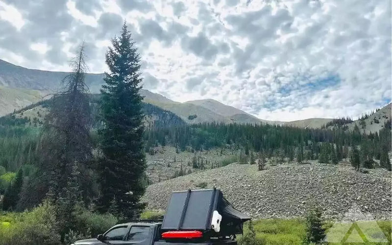 Hard shell Rooftop tent/perfect for shortbed truck — used rooftop tents for sale (photo 3) — photo 3