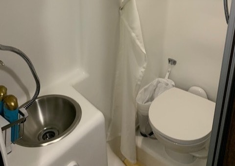  white driver seats — photo 24
