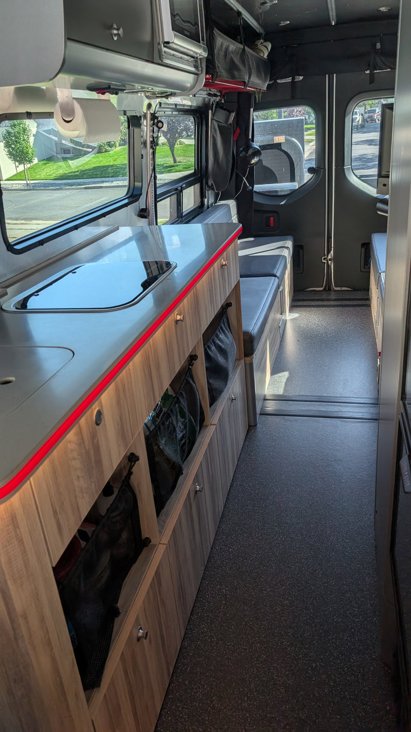 Airsteam Insterstate 24x - Luxury Off the Grid Van — photo 9