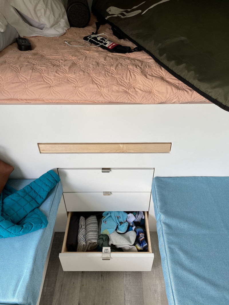  and work area for on-the-go comfort.|Cozy bed setup in an rv rental — photo 9