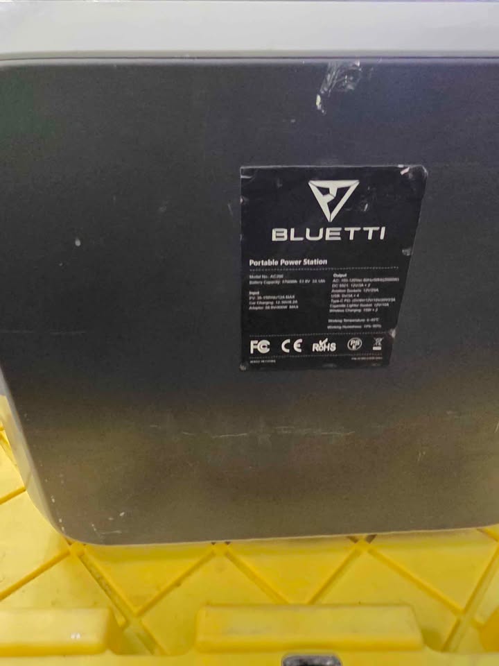 Bluetti AC200P Portable Power Station | 2,000W 1,700Wh in Aurora, CO (photo 6) — photo 6