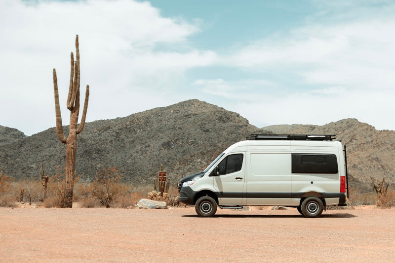 24 Mercedes-Benz Sprinter, Seats 4, Indoor shower, Sink, Stove, Microwave — photo 14