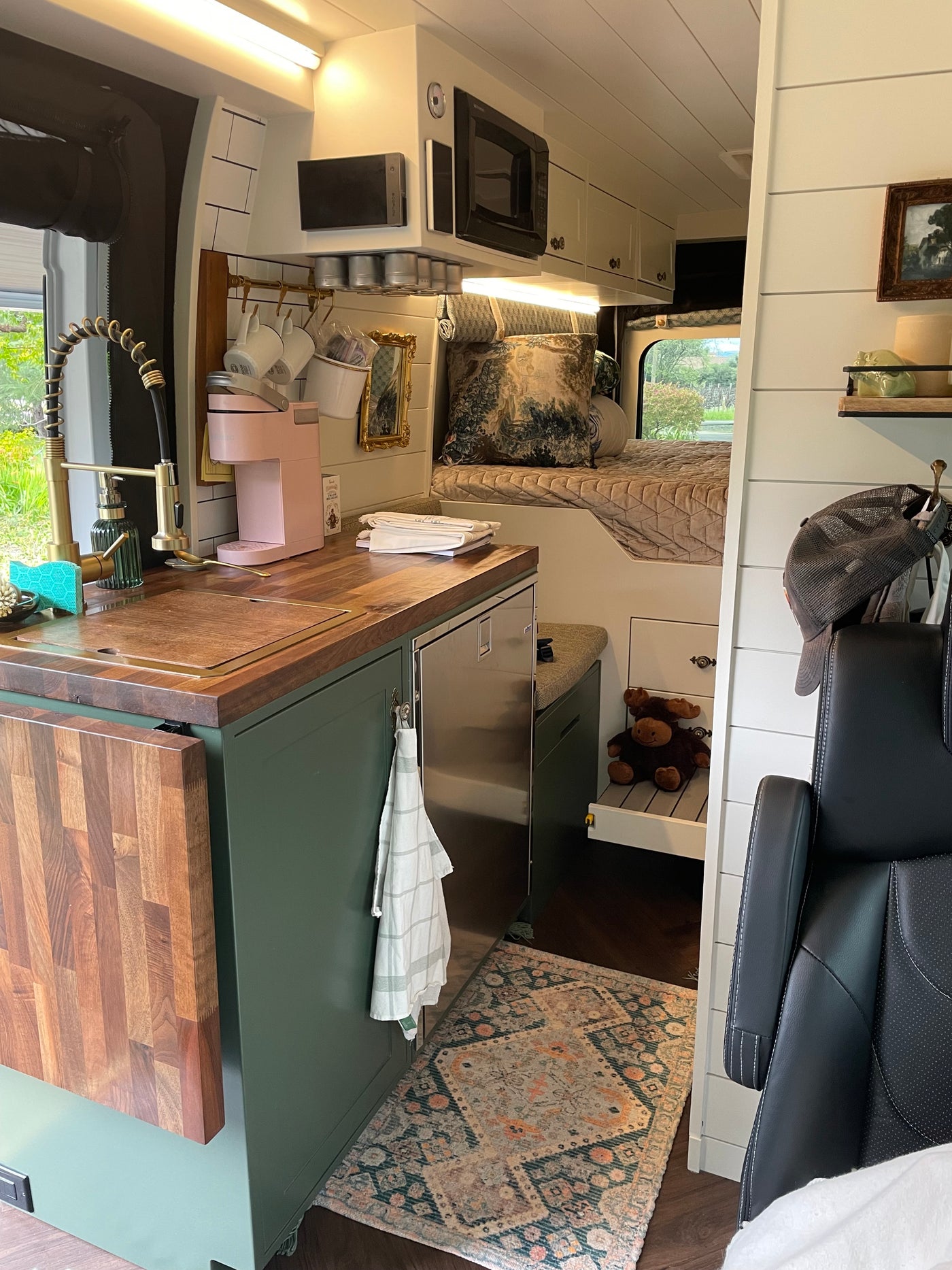WanderNest — Seats 3, Luxury, Fully loaded. Ready for adventure — photo 20