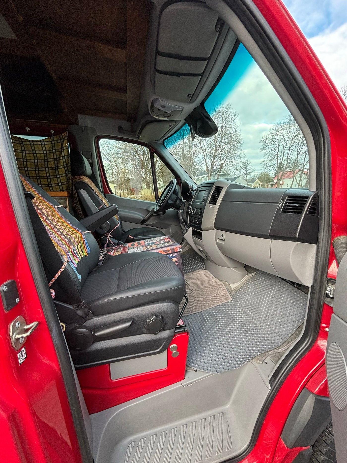 The Zen Van - 2015 Sprinter Simple Camper — photo 14