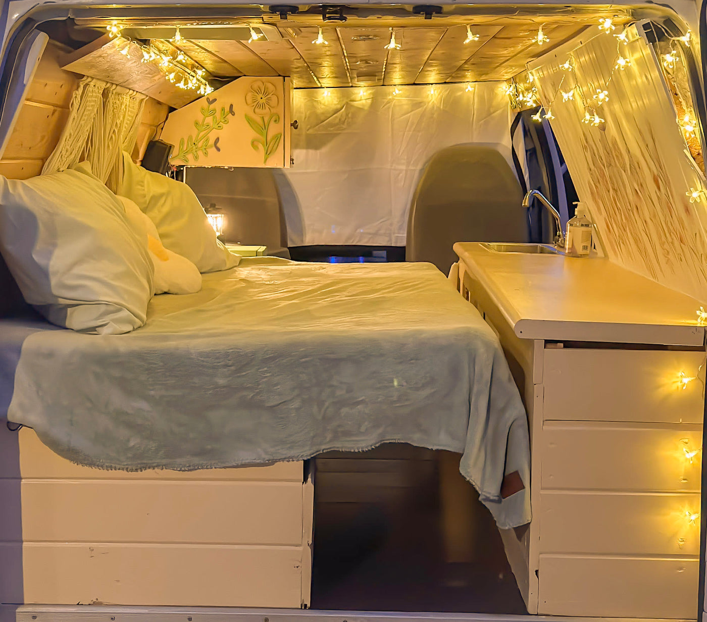  perfect for van life adventures.|Interior of a cozy — photo 5