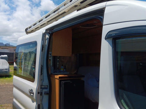 "Medium Top" Ford Transit Camper — photo 4