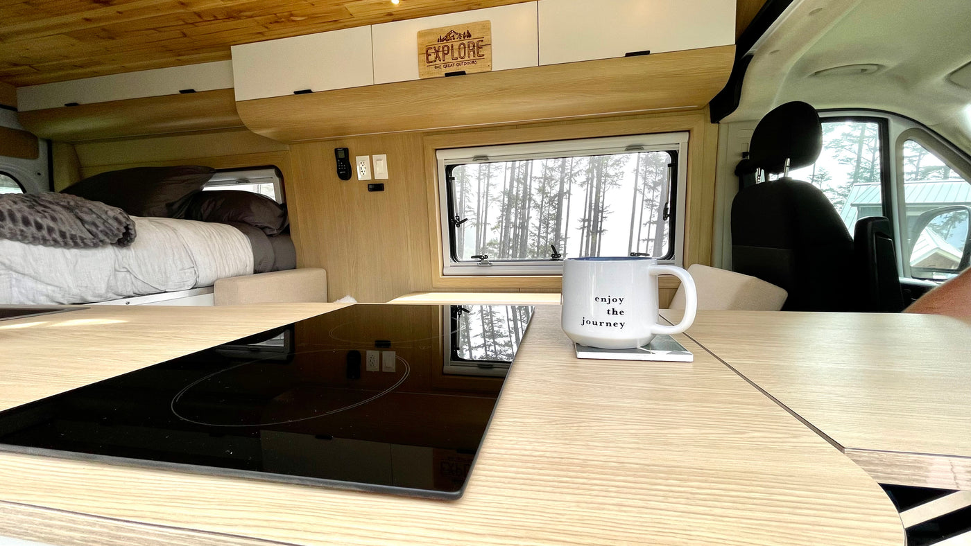 "Ramrod" 2022 Promaster, 3-4 days off grid! Hot shower! Luxury Amenities — photo 10