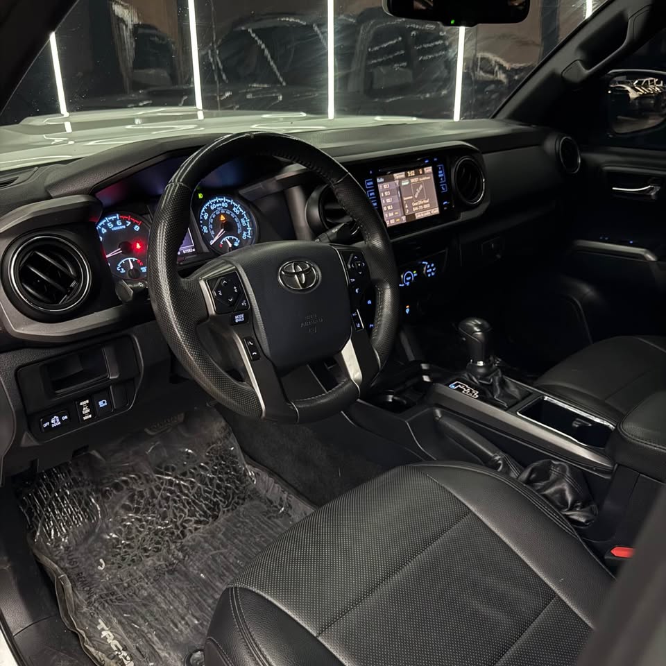 2019 Toyota Tacoma Double Cab · TRD Off-Road Pickup 4D 5 ft in Phoenix, AZ (photo 9)