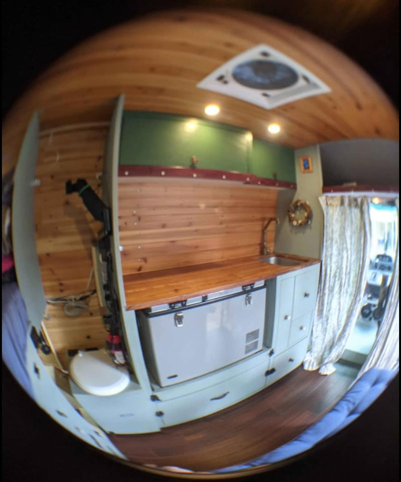 Winter sprinter van — photo 3