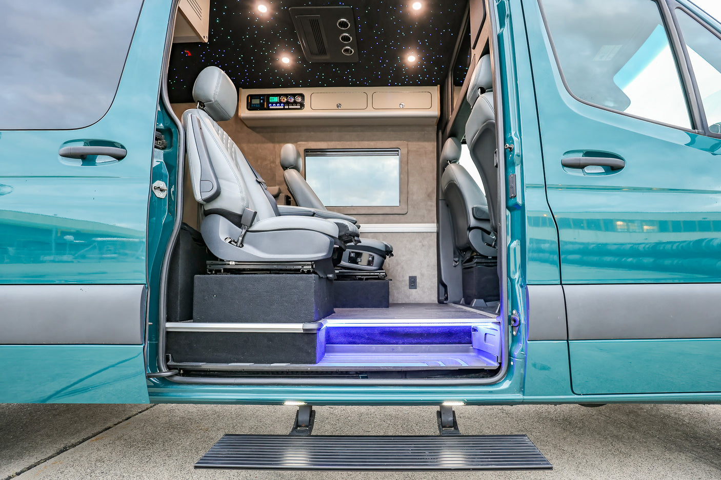 2023 Mercedes-Benz Sprinter (Green)