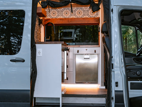 The Elite Explorer: Custom Luxury 4x4 Sprinter Van — photo 5