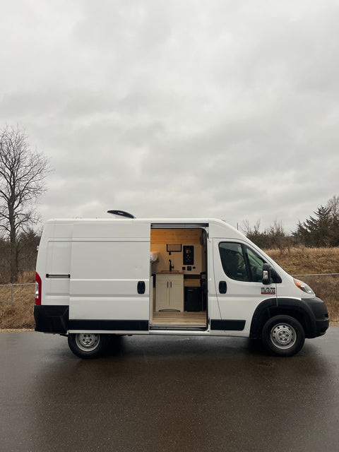 Midsize High Roof Voyager Campervan overland rental