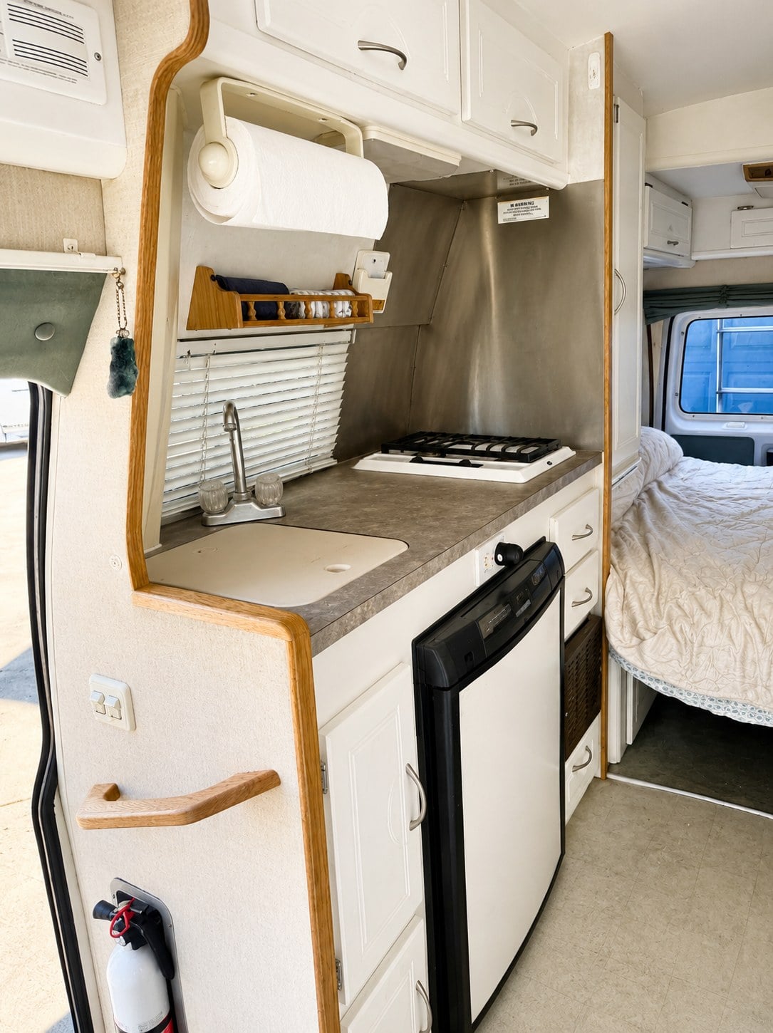  ideal for rv rental or travel.|Explore this Pleasure-Way RV rental's cozy interior — photo 10