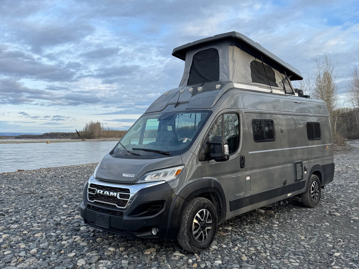  a pop-top camper van — photo 2