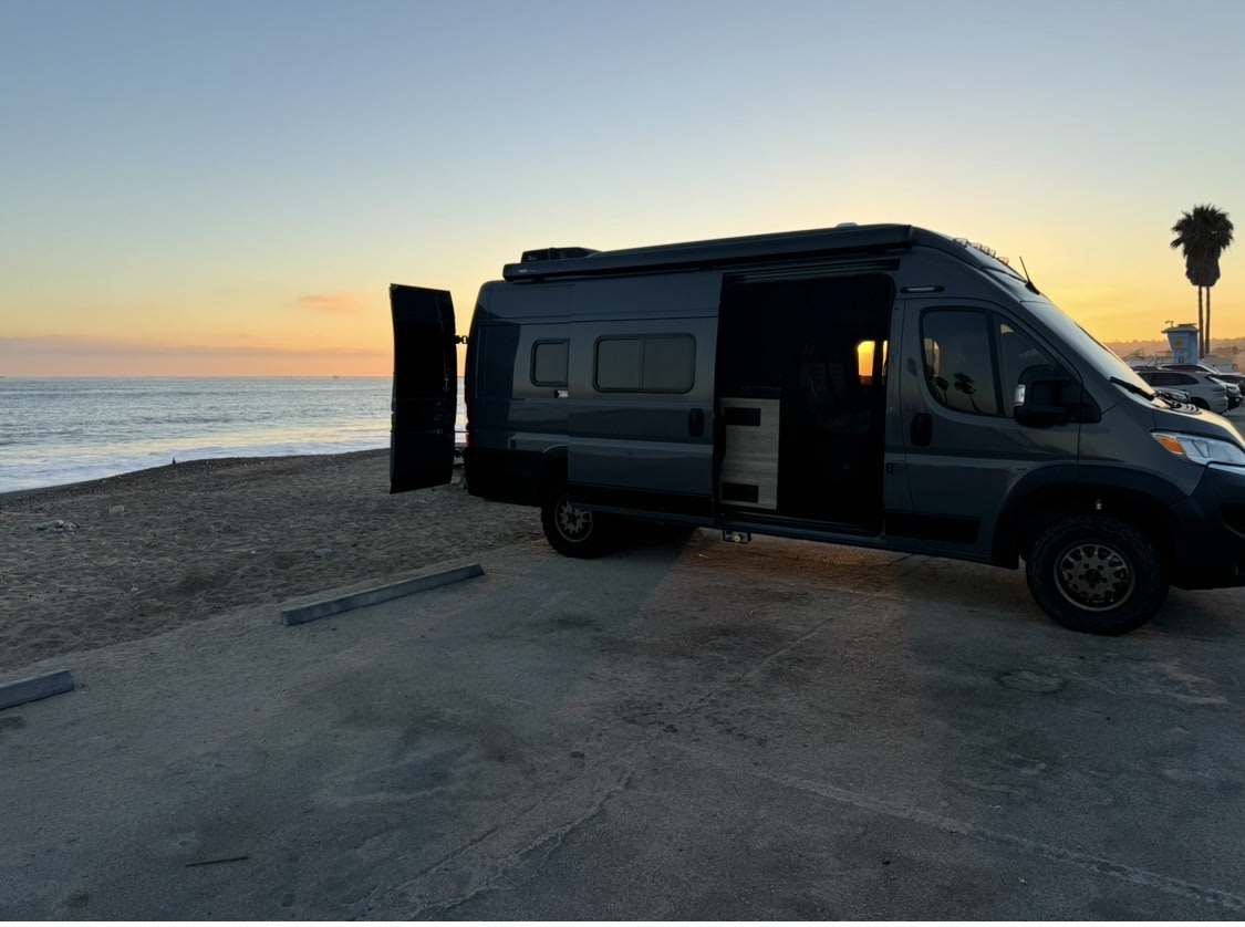  a pop-top camper van — photo 4
