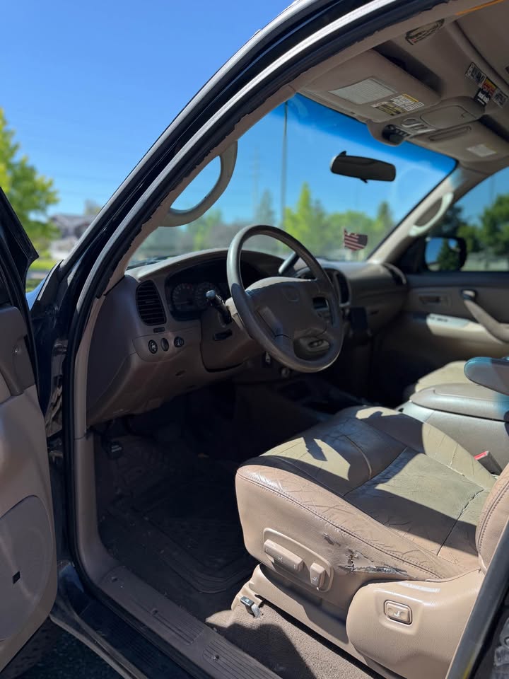 2001 Toyota Sequoia Limited Sport Utility 4D in Boise, ID (photo 7) — photo 7