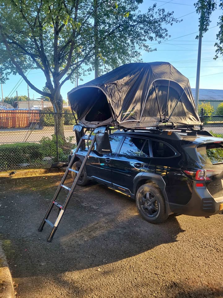 Ironman 4x4 uber lite rooftop tent in Gresham, OR (photo 1) — photo 1