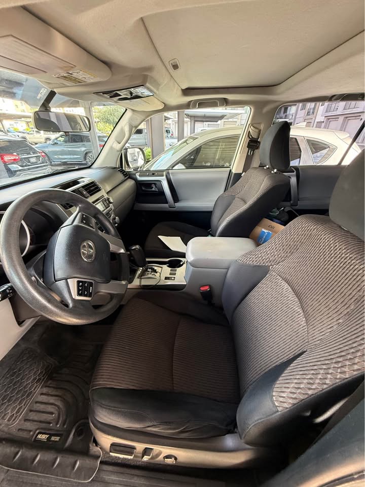 2011 Toyota 4Runner · SR5 Sport Utility 4D in Phoenix, AZ (photo 6) — photo 6