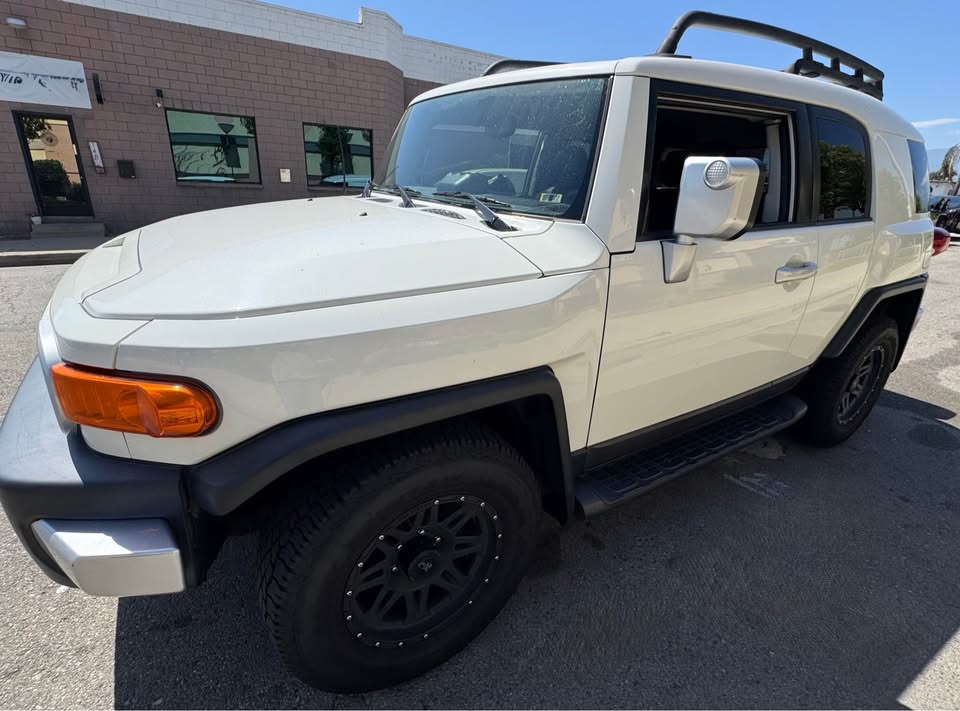 2013 Toyota FJ Cruiser · Sport Utility 2D in Ontario, CA (photo 3)