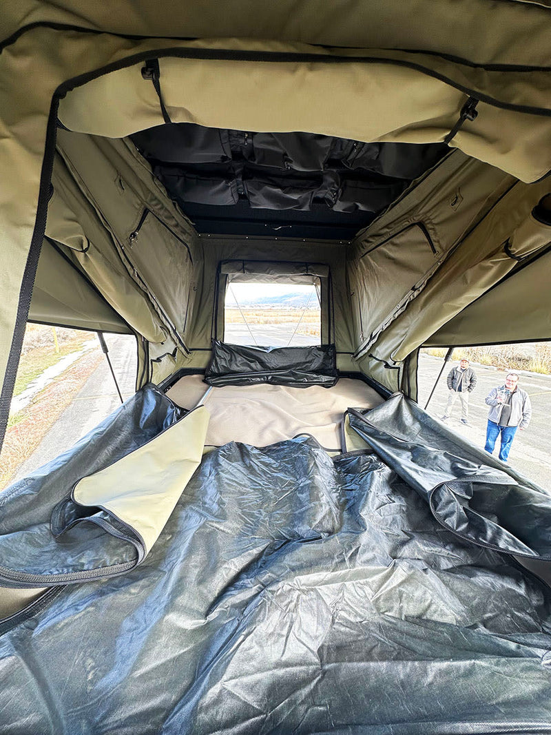 2024 Xpedition Voyager - Sleeps 4 with Roof top tent portal — photo 2
