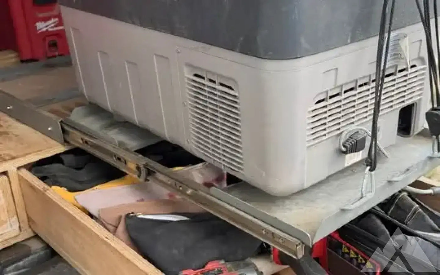 Iceco fridge slide — used fridge slides for sale (photo 3) — photo 3
