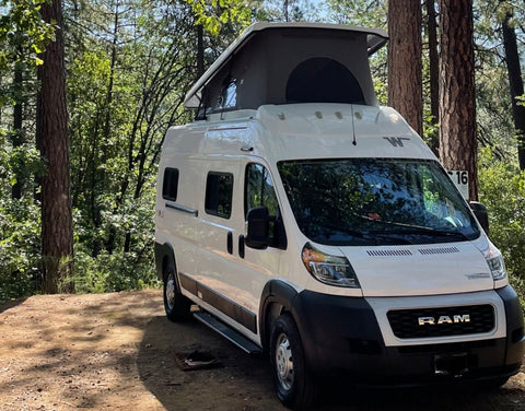 2022 Winnebago Solis White Pop Top Sleeper — photo 2