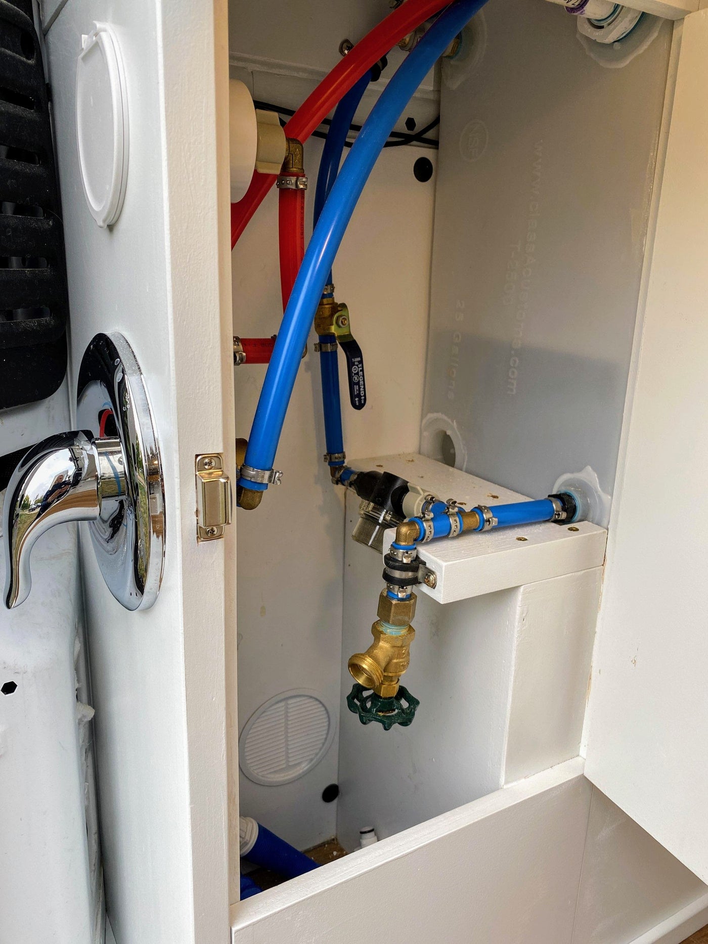 4 Season Off Grid Adventure Van | NewLife Conversions — photo 19