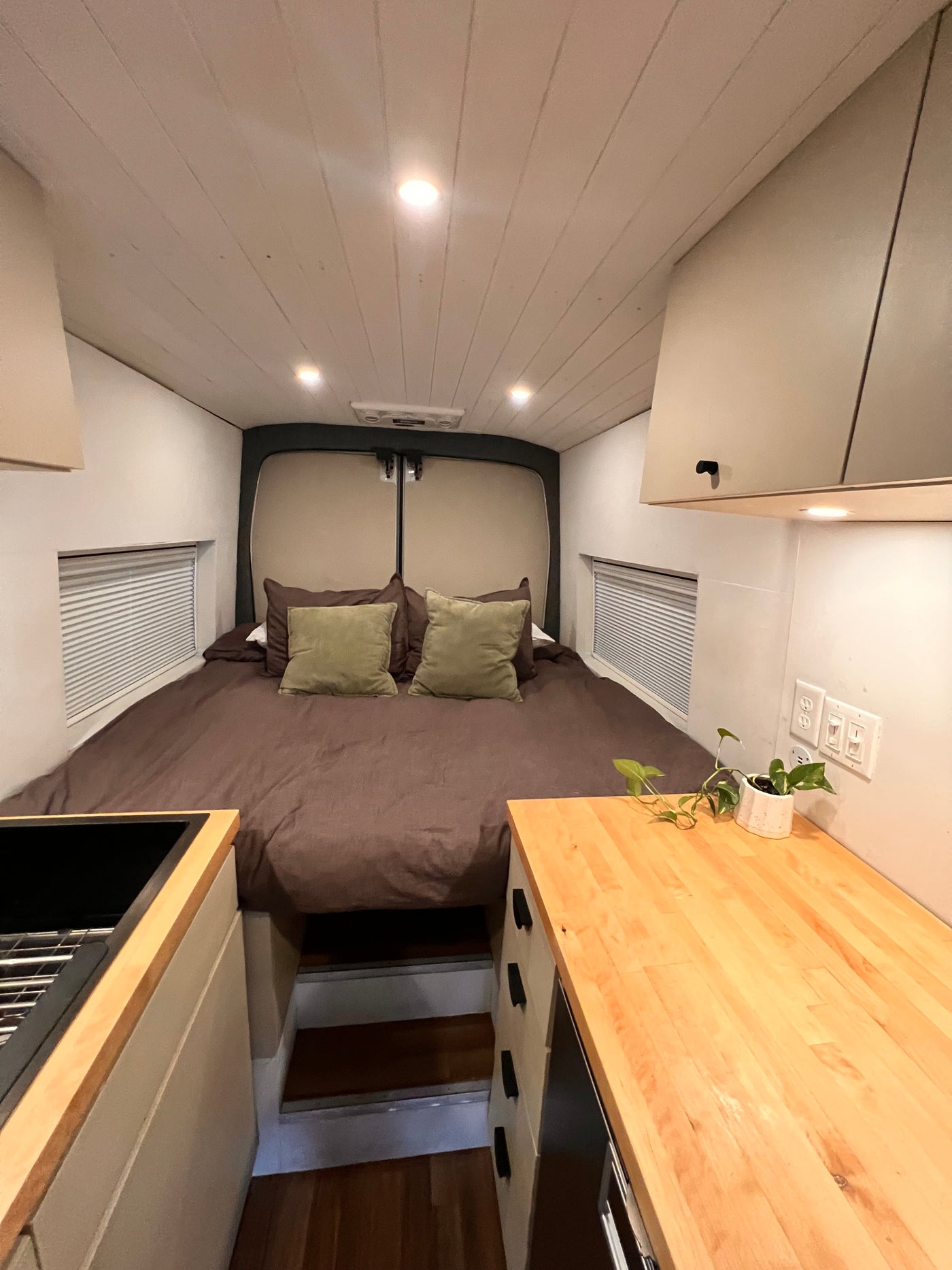 Vanlife Ready Off-Grid Home! High-Roof Ford Transit — photo 15