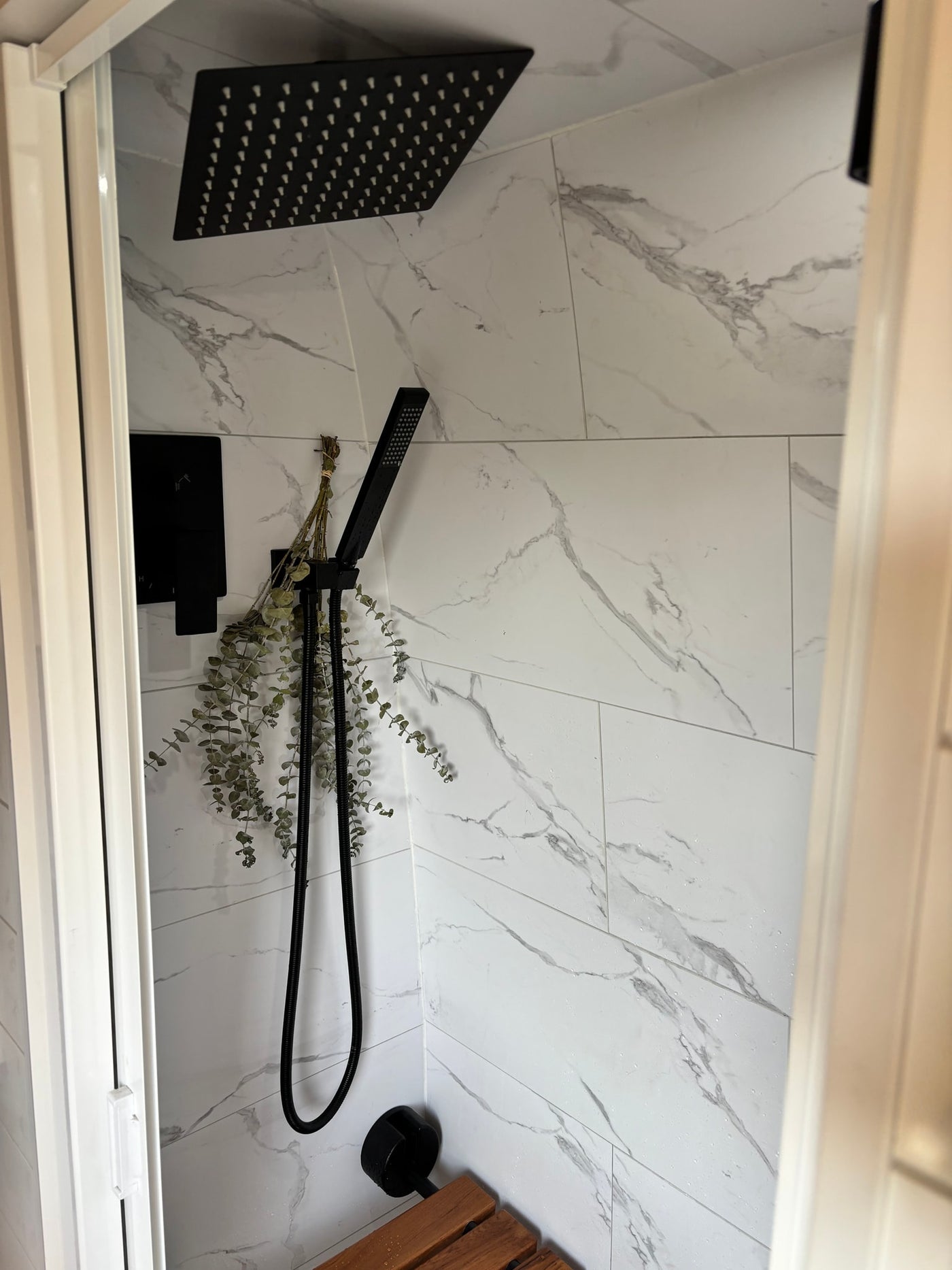  3D tiled backsplash — photo 12