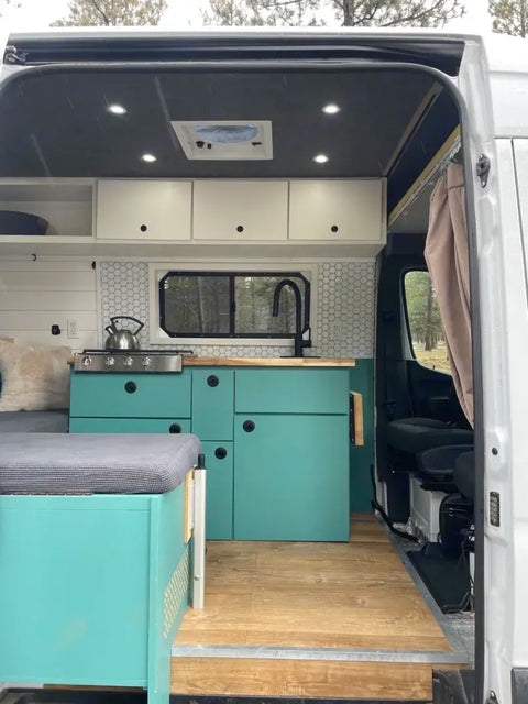 SteVan: 2020 Off-Grid Mercedes-Benz Sprinter — photo 4