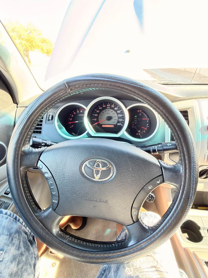 2010 Toyota Tacoma in Tucson, AZ (photo 10) — photo 10