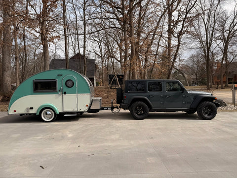 Lightweight Retro Style Camper — photo 2