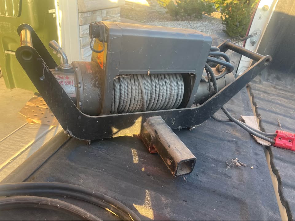 Warn XD 9000 winch in Minden, NV (photo 4)