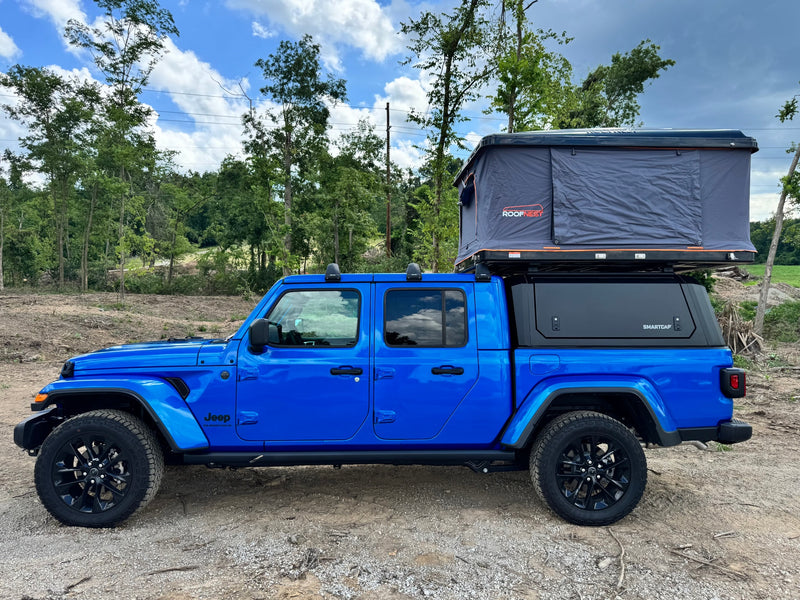  equipped with a rooftop tent — photo 8