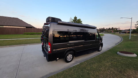 Campervan Sleeps up to 4 - Easiest RV to drive & a gas saver — photo 5