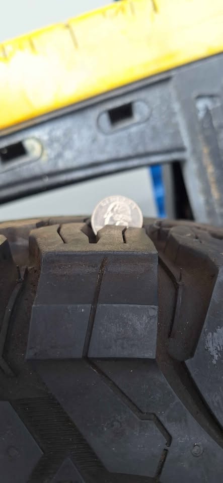 BF GOODRICH KO2 5 wheels and tires T285/70/R17 in Arlington, WA (photo 6) — photo 6