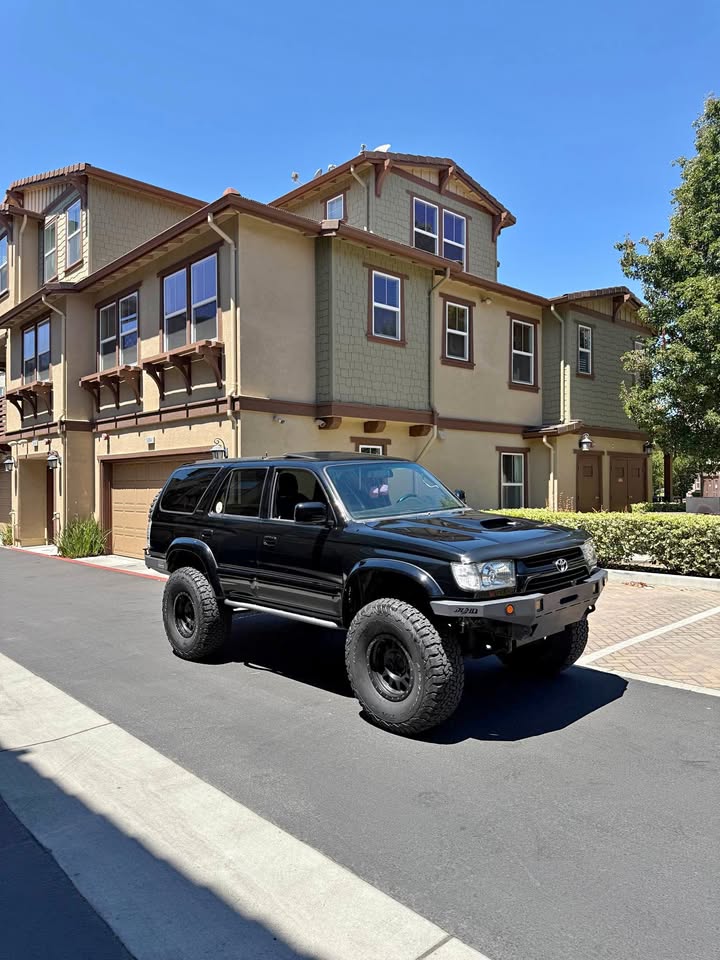 1998 Toyota 4Runner · Limited Sport Utility 4D in San Jose, CA (photo 1) — photo 1
