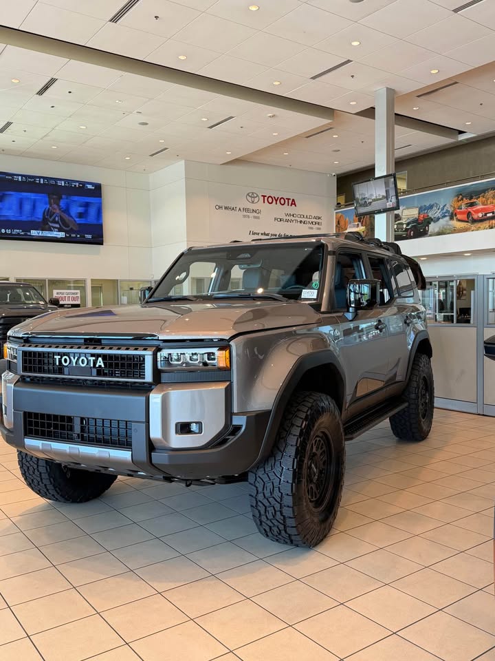2026 Toyota Landcruiser — photo 2