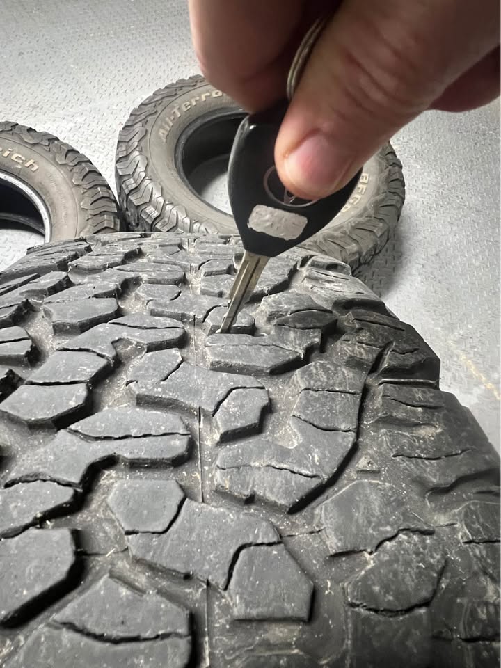 FULL SET Tires AT / BF GOODRICH KO2 in Bellevue, WA (photo 4) — photo 4