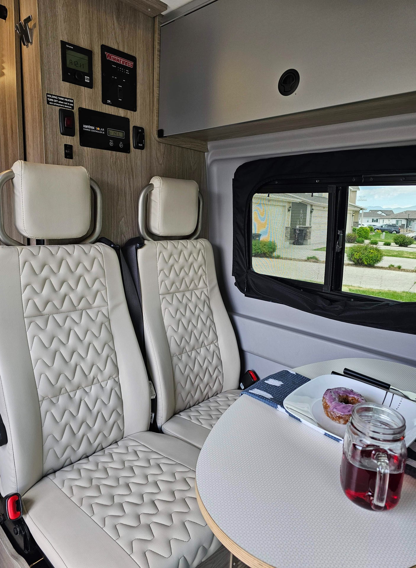 adVANture in Marge the Mini Motorhome! 6 Seats