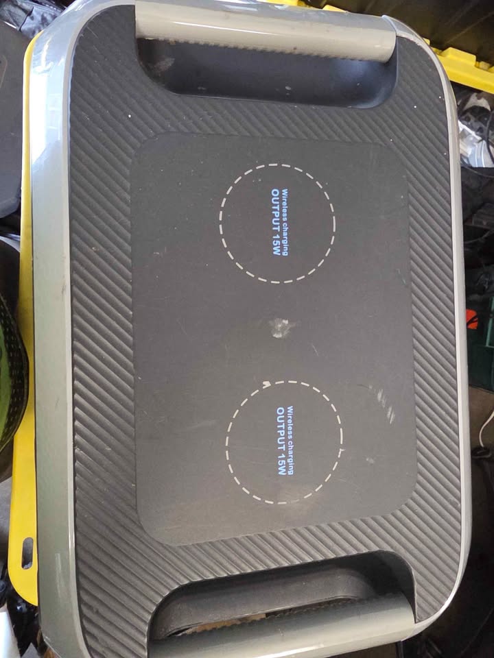 Bluetti AC200P Portable Power Station | 2,000W 1,700Wh in Aurora, CO (photo 2)