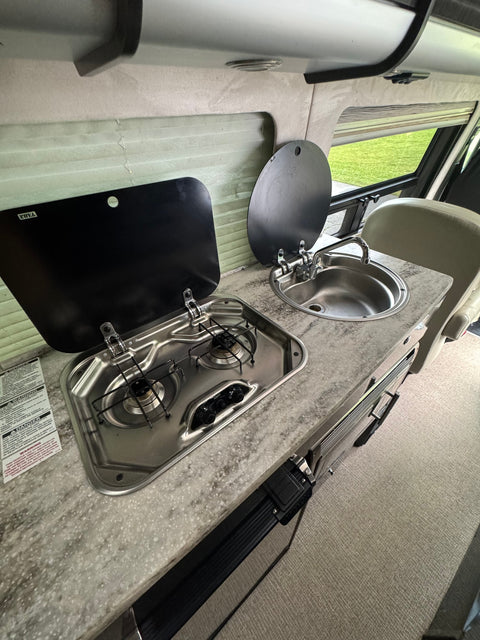 Airstream Interstate Luxury Camper Travel Van — photo 5
