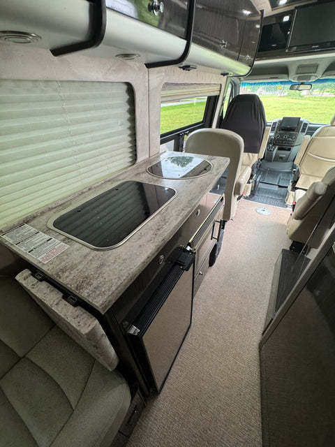 Airstream Interstate Luxury Camper Travel Van — photo 4