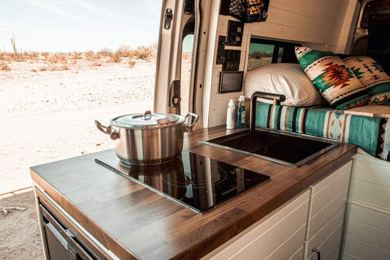 24 Mercedes-Benz Sprinter, Seats 4, Indoor shower, Sink, Stove, Microwave — photo 9
