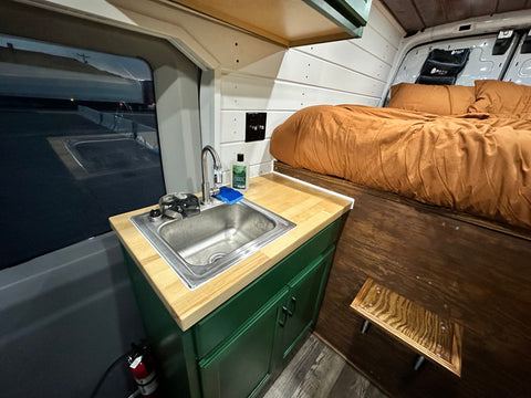 Off-Grid High Roof Camper Van — photo 4