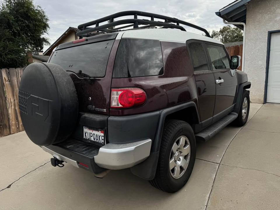 2007 Toyota FJ Cruiser · Sport Utility 2D in Auberry, CA (photo 4)