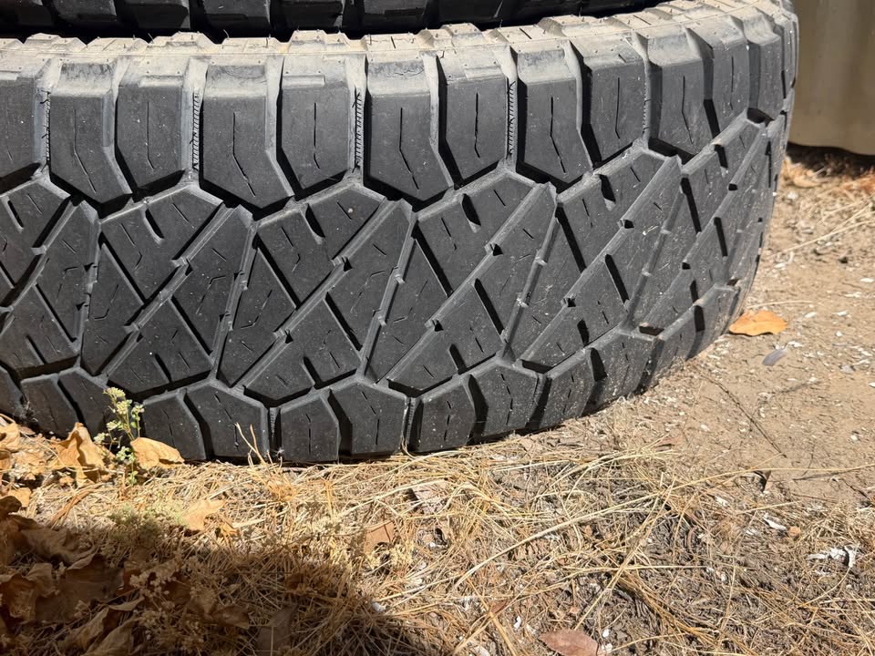 LT285/65/R18 Nitto ridge grappler M/T in Fresno, CA (photo 5) — photo 5